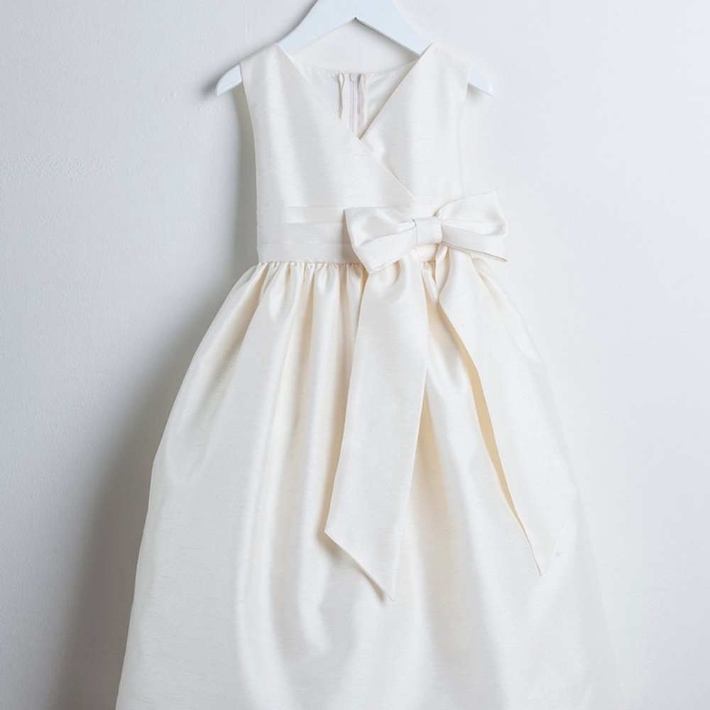 Adorable IVORY flower girl dress NWTPink Princess